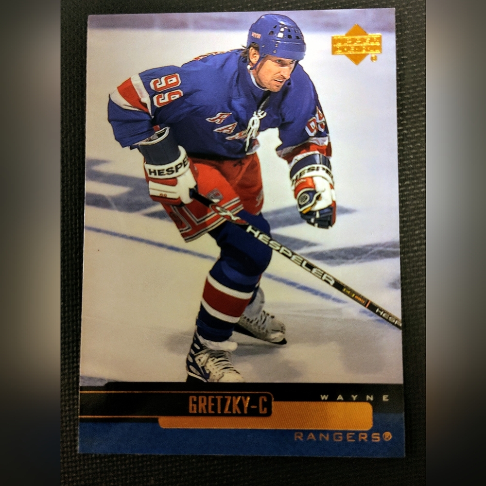 1999 Upper Deck Wayne Gretzky Hockey Card #86 In Excellent Condition.